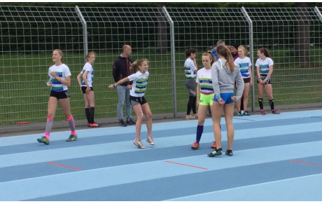 Les Minimes filles rayonnent, Clémence décolle